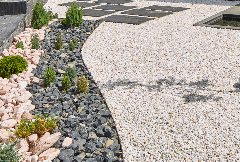 Une bordure de jardin en pierre naturelle: c'est possible - Espace