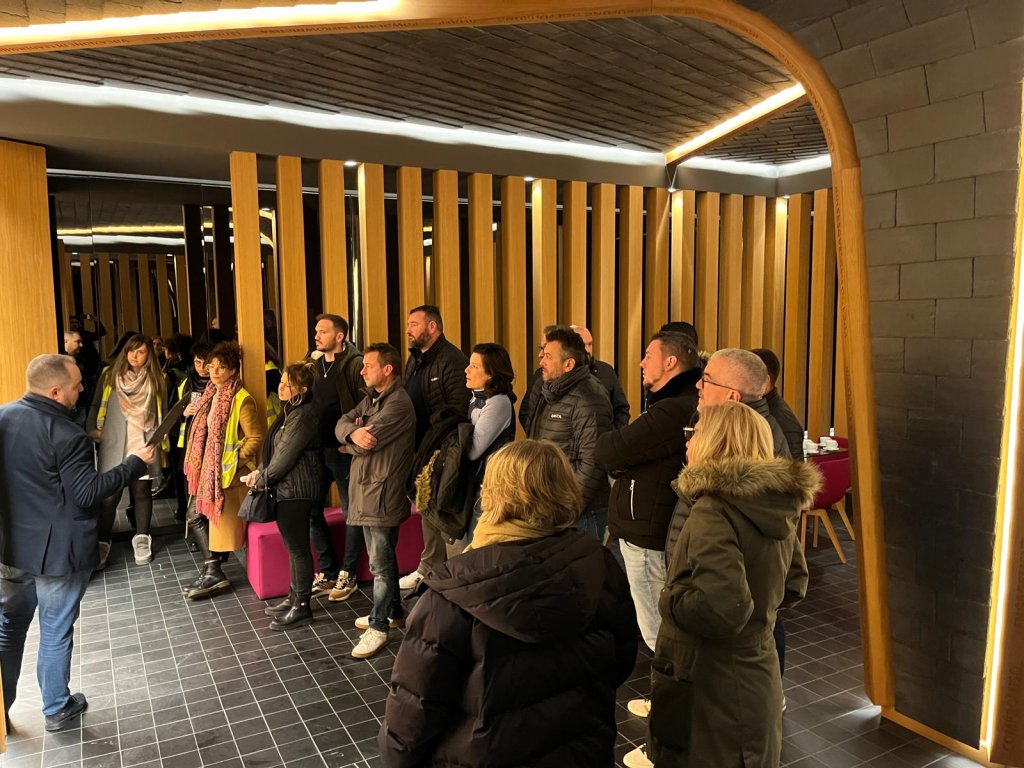 L'équipe de Cupa Stone France a pu visiter le showroom de Cupa Pizarras à son siège de Carballeda de Valdeorras (Ourense).